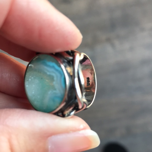 Blue round Druzy set in Sterling Silver.   Size 6.5 - Picture 7 of 7